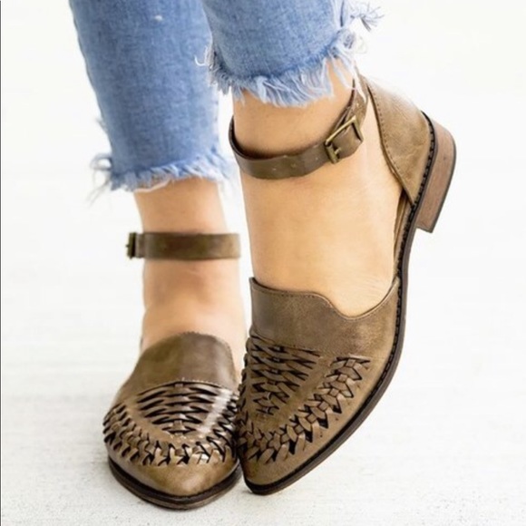 Weaving Woven Taupe Pointed Toe Sandals Flats NEW - Picture 7 of 7